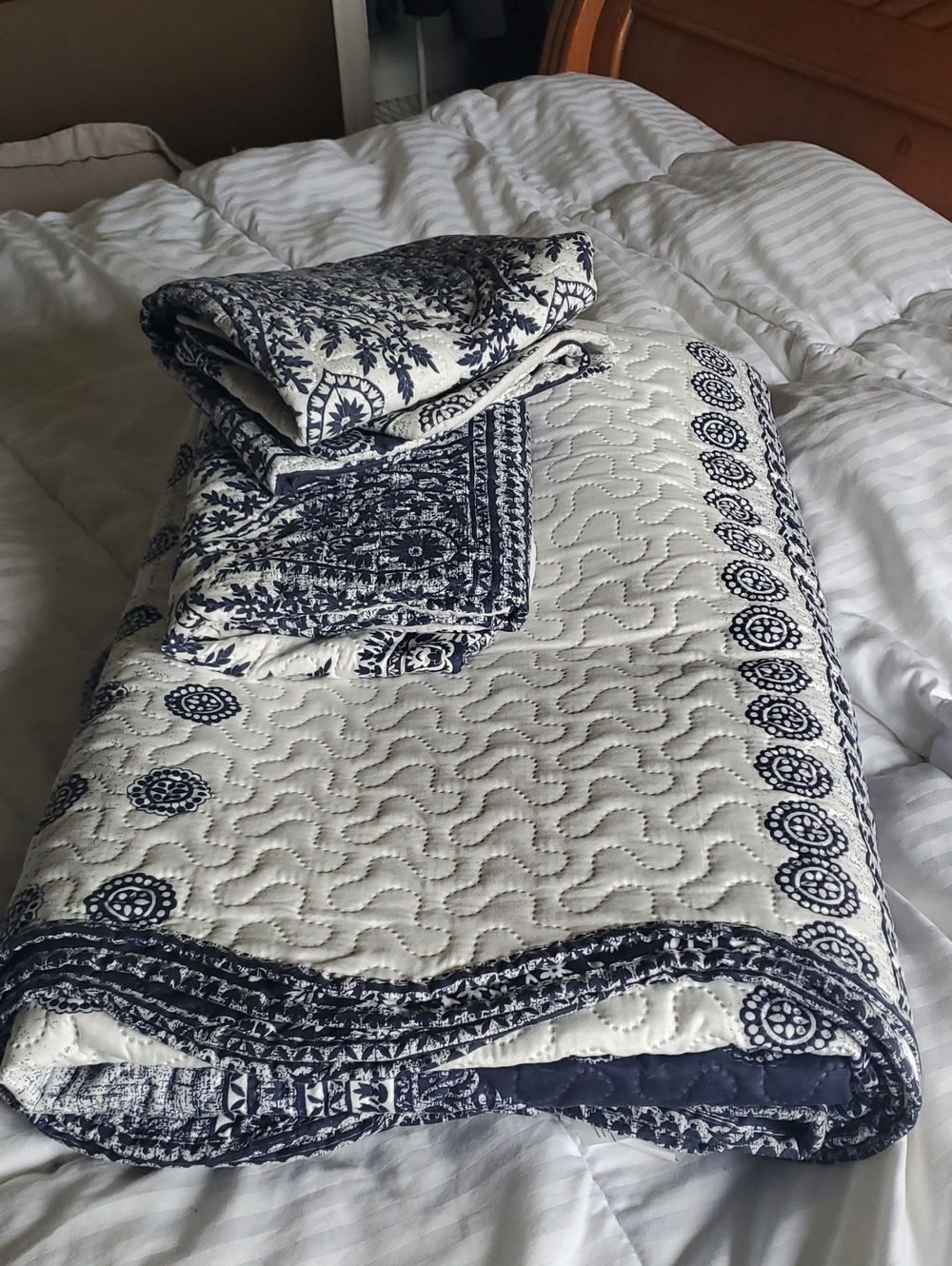 Blue and White Quilted Bedspread - Classic Floral Pattern And Two Pillow Shams